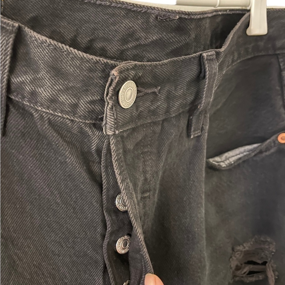 Levi’s 501 Original Cropped Jeans Distressed Black Mark 29 - Picture 7 of 13
